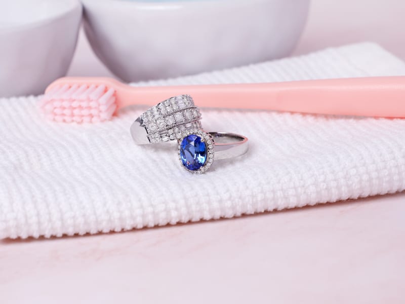 How to Clean Platinum Jewelry